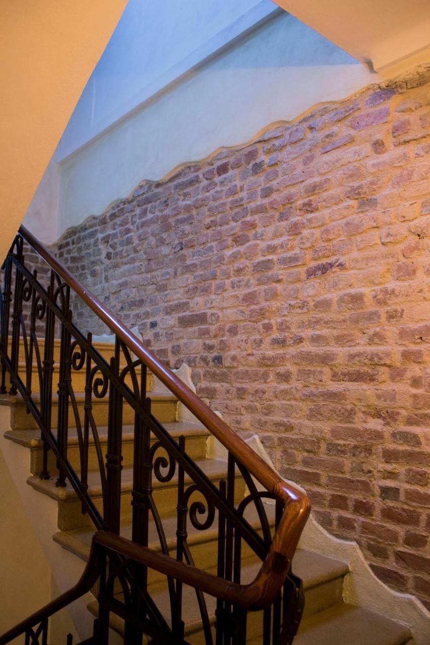 Palazzo Belli Bed & Breakfast Alba  Exterior foto